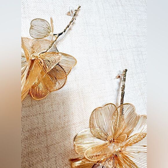 Gold flower dangle earrings N600 - Picture 4 of 5